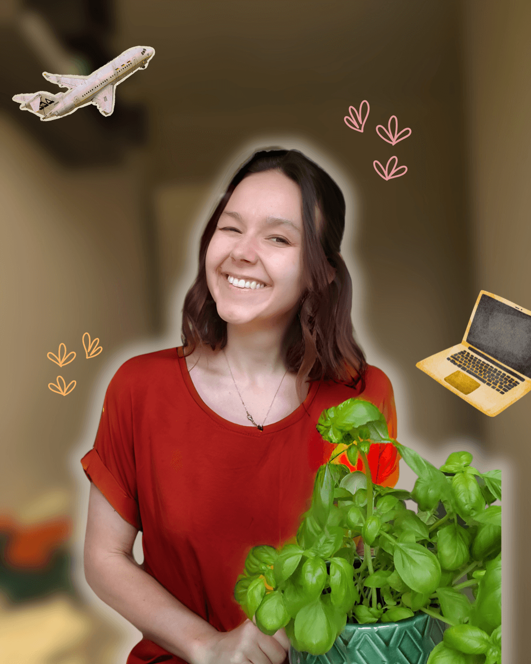 Agata - autorka kursu hiszpańskiego pracująca na laptopie